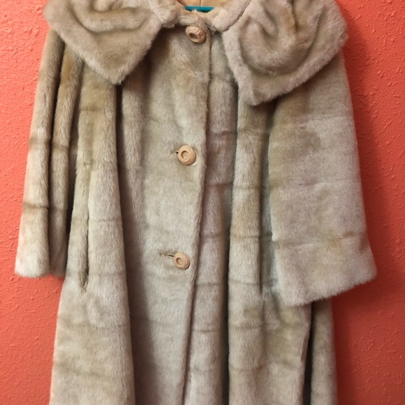 Pea coat by Ladies garment workers  union - Picture 5 of 8